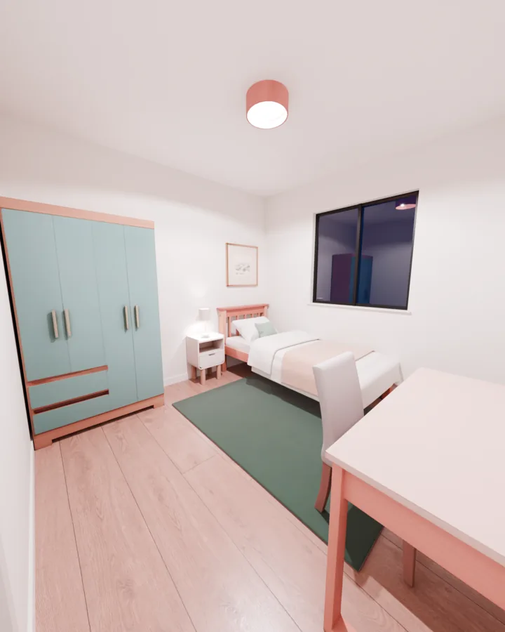 Quarto de solteiro à noite com cama de madeira encostada na parede da janela, criado-mudo branco com abajur aceso ao lado da cabeceira, quadro pequeno centralizado acima da cama, tapete verde, guarda-roupa de quatro portas verde-sálvia à esquerda, escrivaninha e cadeira estofada em primeiro plano e plafon de madeira no teto